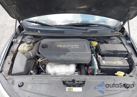 2017 Chrysler 200 Limited Platinum z USA, uszkodzony, nr VIN 1C3CCCAB8HN506815